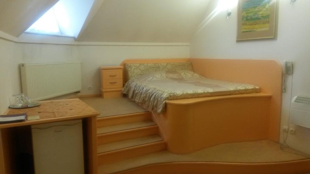 Marlen Hotel Rivne Dış mekan fotoğraf